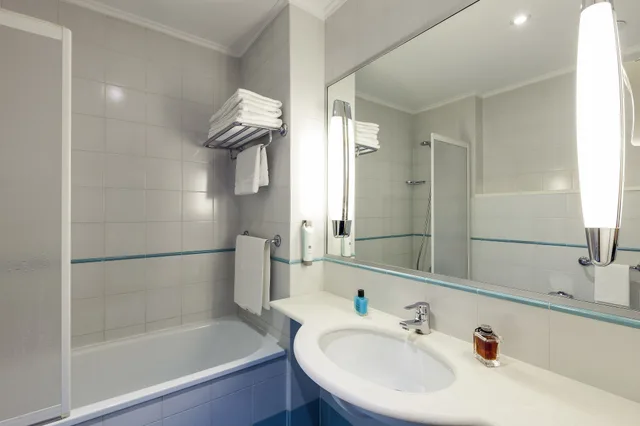 غرفة قياسية بثلاثة أسرّة، IBIS STYLES NAPOLI GARIBALDI 5/6
