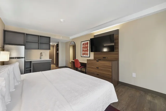 Suite, King Bed, Accessible, Hawthorn Extended Stay by Wyndham Nashville Airport/Opryland 3/7