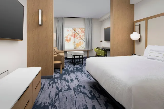 استوديو بسرير كينج مع أريكة، Fairfield Inn & Suites By Marriott Knoxville Lenoir City/I-75 1/2