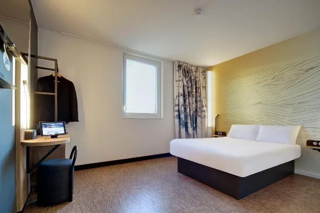 Room, 2 Double Beds, Accessible, B&B Hotel Epernay 1/1