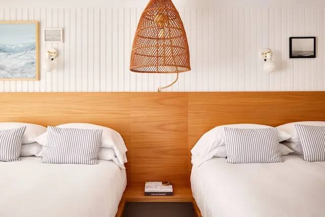 Room, 2 Queen Beds, Bluebird Parker Beach Lodge 2/4