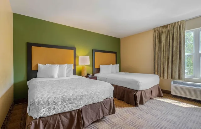 غرفة بسريرين مزدوجين بغرفة نوم واحدة مع أريكة لذوي الإعاقة، Extended Stay America - Columbia - Northwest Harbison 2/3