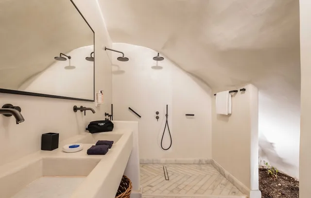 Mini, Suite, 2 Queen Beds, Caldera View, Sofa, Plunge Pool، Rocabella Deluxe Suites And Spa 7/9