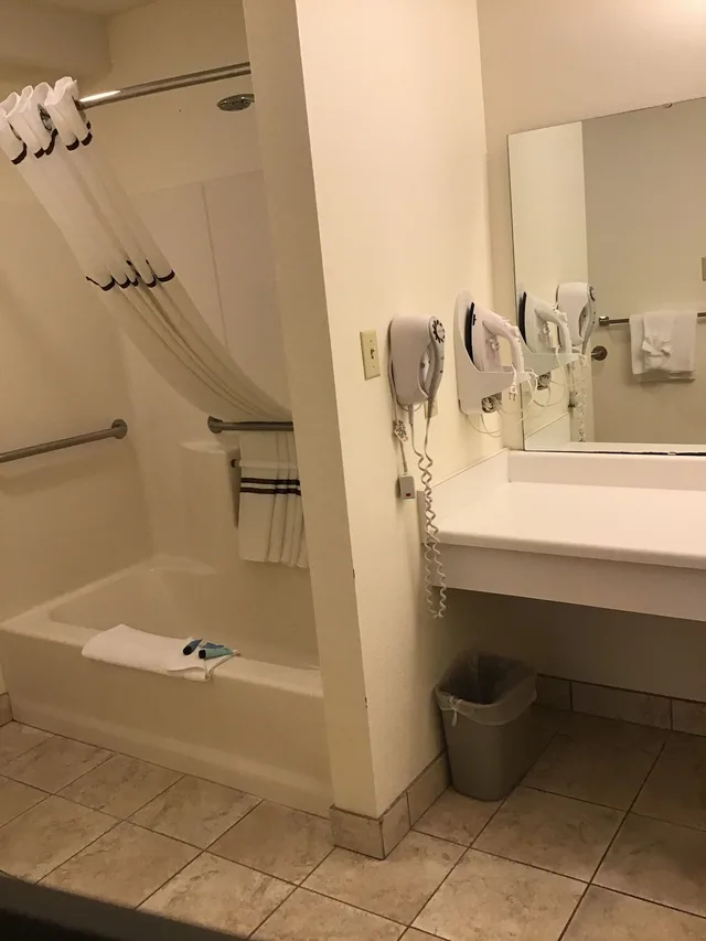 غرفة كلاسيكية بسريرين كوين، Brookwood Inn 2/2