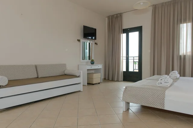 شقة عائلية بسرير مزدوج بإطلالة على الجبل مع أريكة، So Nice Hotel 3/10