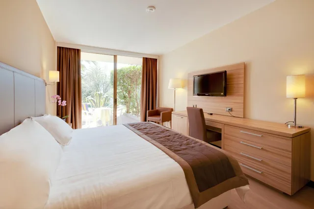 غرفة سوبيريور بسرير مزدوج أو سريرين منفصلين بإطلالة على الحديقة، Nyala Suite Hotel 3/3