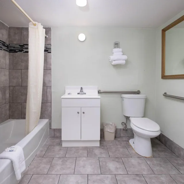 غرفة أساسية بسرير كينج، The Cactus Cove Inn And Suites 3/3