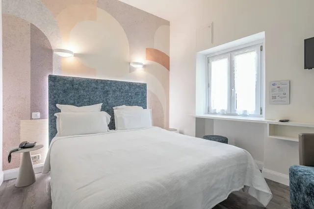غرفة كلاسيكية بسرير كوين، Azur Hotel 2/4