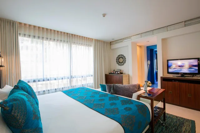 Suite, Ocean Front, Hot Tub, Balcony, Marrakesh Hua Hin Resort And Spa 2/6