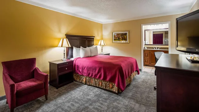 غرفة بسرير كوين، Osage Creek Lodge 2/3