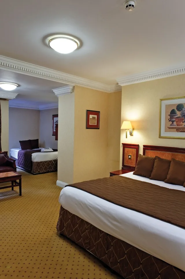 Quad Room، Grange Clarendon Hotel 2/4