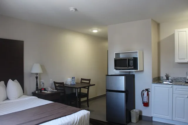 غرفة قياسية بسرير كوين، Walking Eagle Inn & Lodge 3/4