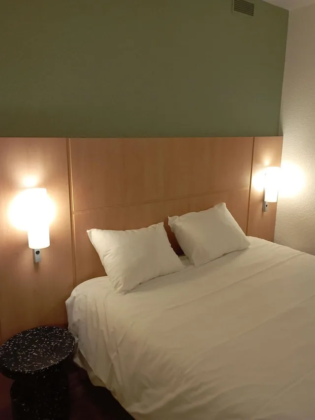 غرفة قياسية بسرير مزدوج، Hotel Ibis Fourmies 7/8