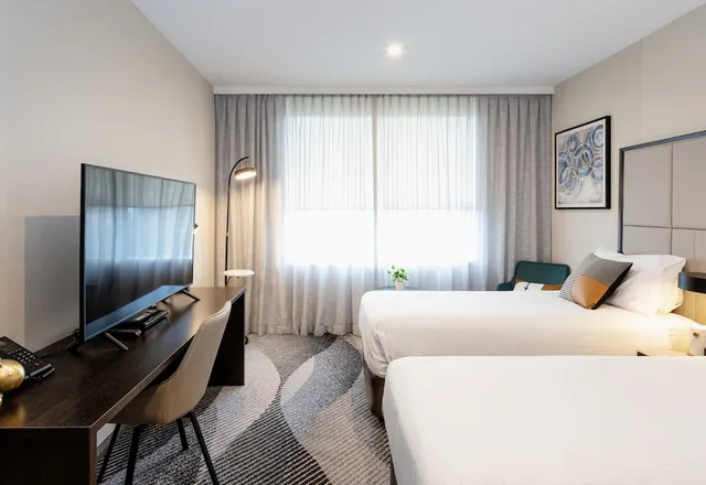 غرفة ديلوكس بسرير كوين، Royal Pacific Hotel 5/10