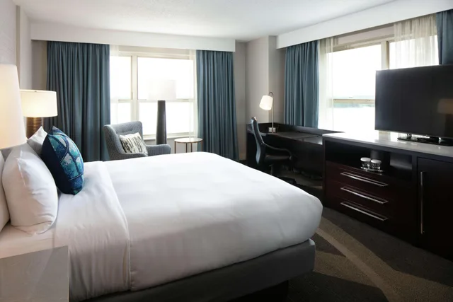 غرفة قياسية بسريرين كوين، Hilton Madison Monona Terrace 2/3