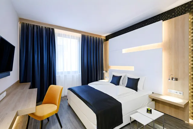 غرفة سوبيريور بسرير كينج، Kvihotel Budapest 1/7