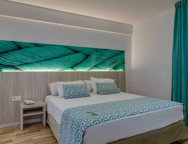 شقة سوبيريور بأربعة أسرّة بشرفة بغرفة نوم واحدة، Floramar 1/8