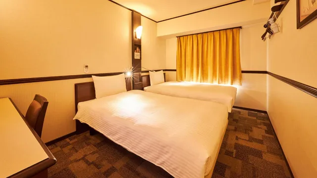 Room, Twin Beds, Toyoko Inn Osaka Tsutenkaku Mae 9/10