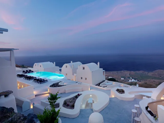 جناح، Dome Santorini Resort 1/1