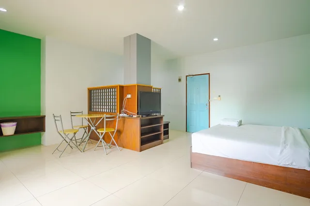 غرفة ثلاثية بسرير كينج وسرير فردي، Aj Residence 6/9