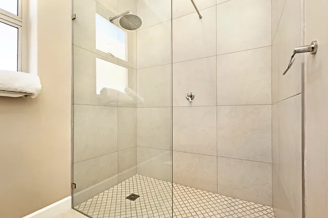 فيلا فاخرة بإطلالة على الجبل بغرفتي نوم، L Ermitage Franschhoek Chateau Villas 6/6