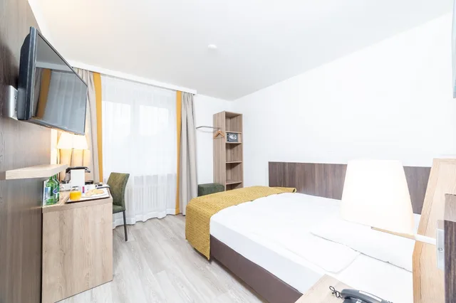 Modern, Queen Bed, Alfa 2/5