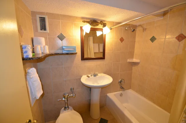 King Suite, Sea Club Resort 2/2