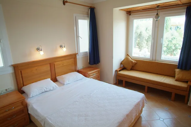 2 Bedrooms, Apartment, 1 Single and 2 Double Beds, 2 Bathrooms, Sofa، Sea Breeze Hotel And Apartments 1/3