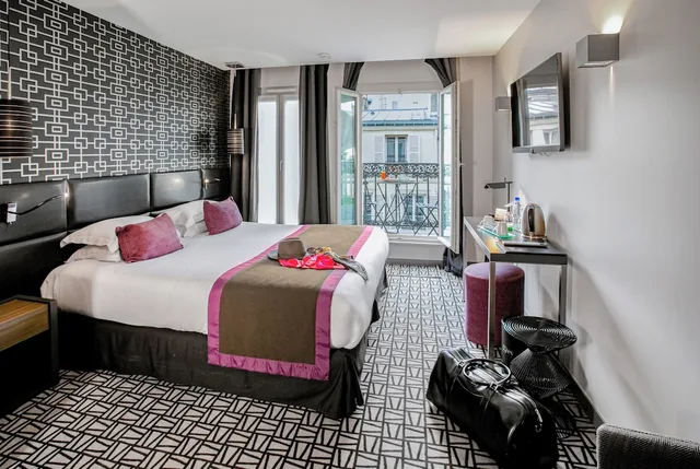 Privilege, King Bed, Balcony, LE GREY HOTEL 1/2