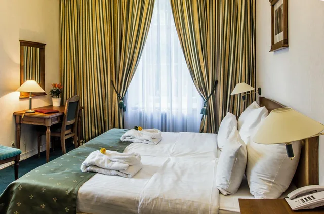 Room, King Bed, Castle View, Hotel Dvorak 2/4