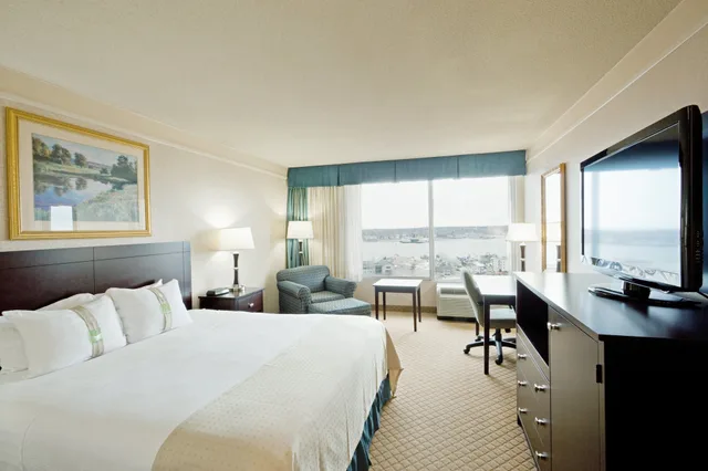 غرفة بريميوم بسريرين كوين بإطلالة على البحر، Holiday Inn Portland-By The Bay 1/7