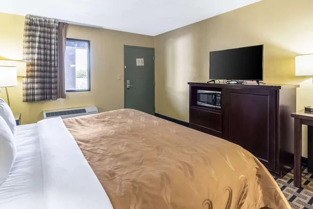Room, King Bed, Quality Inn Franklin - Cool Springs Area 3/4