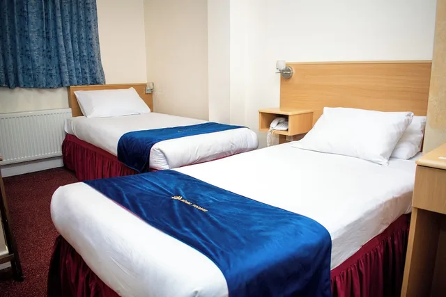 غرفة قياسية بسريرين منفصلين، Royal Square Hotel - NEC & Birmingham Airport 1/6