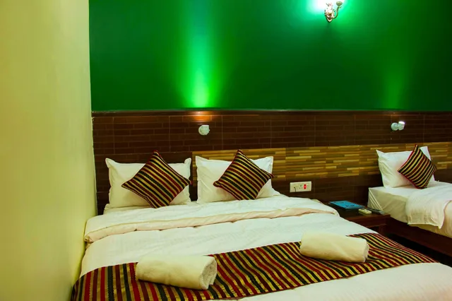 غرفة عائلية بسرير مزدوج وسرير فردي، Hotel Adam 1/3