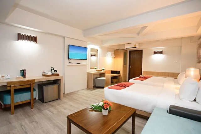 غرفة جونيور عائلية بسرير كينج وسريرين منفصلين، Villa Cha Cha Krabi Beachfront Resort 2/3