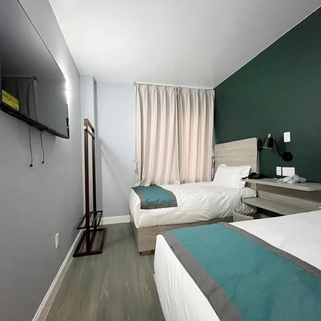 Room, Twin Beds, Private Bathroom, Starlight Hotel 2/6