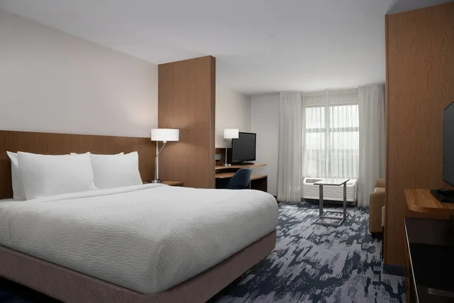جناح بسرير كينج مع أريكة، Fairfield Inn & Suites Sioux Falls Airport 1/3