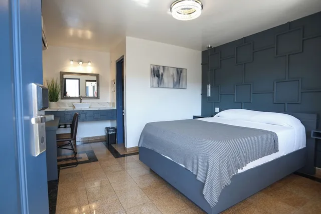 Urban, Queen Bed, Aqua Rio Hotel 1/6