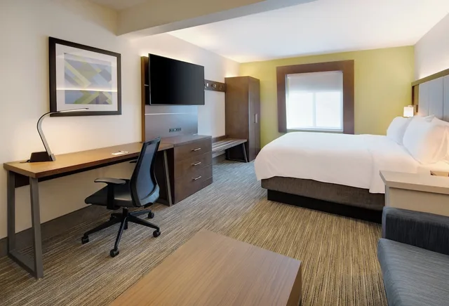 غرفة قياسية بسرير كينج لذوي الإعاقة، Holiday Inn Express Hotel And Suites Bradley Airport 1/1