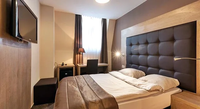 غرفة مفردة، Hotel Villa Royale 1/7