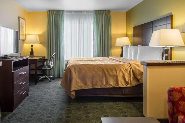 Efficiency, Suite, King Bed, Quality Inn & Suites Bloomington I-55 and I-74 4/6