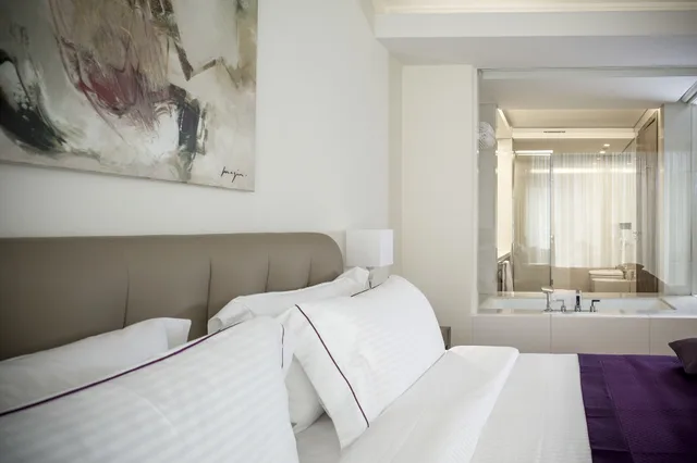 غرفة تنفيذية بسرير كينج، O Monot Luxury Boutique Hotel 2/5
