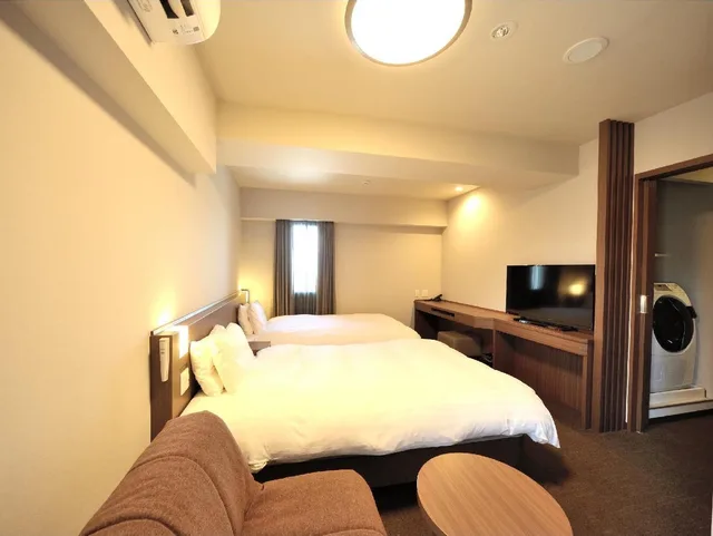 غرفة ثلاثية بسريرين منفصلين مع أريكة، Dormy Inn Meguro Aobadai 2/2