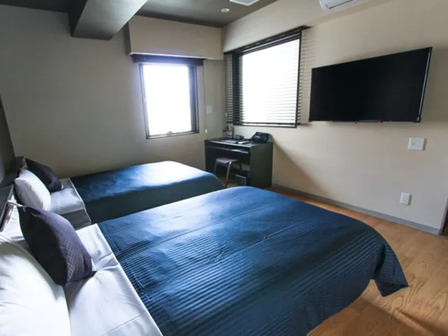 غرفة بسريرين منفصلين للمدخنين، Hotel Livemax Premium Himejieki-Minami 1/3