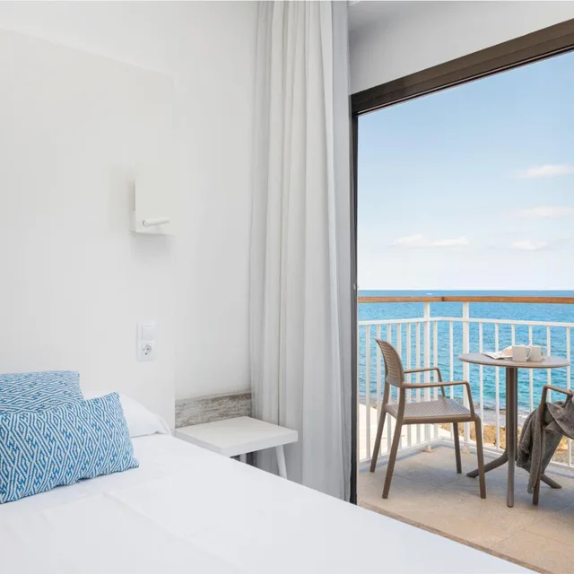 Room, Twin Beds, Sea Front، Hotel Atolon & Kaafu Beach Club 2/10