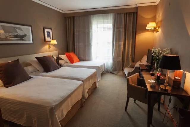 غرفة قياسية ثلاثية بثلاثة أسرّة، Hotel Conqueridor Ex Medium 3/6