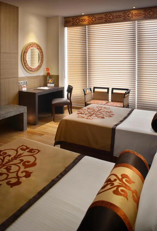 غرفة ديلوكس بسريرين منفصلين وسرير كينج، The Lalit Great Eastern Kolkata 2/2