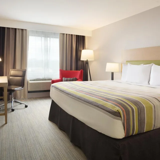 جناح بغرفة نوم واحدة، Country Inn & Suites By Radisson Asheville River Arts District 1/2