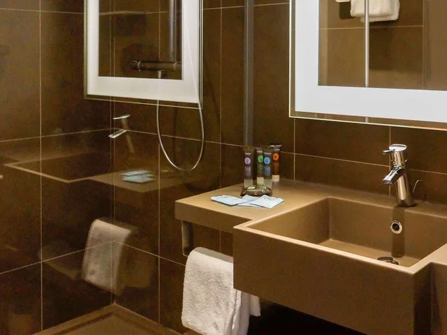 غرفة تنفيذية، Novotel Paris Saclay 2/7