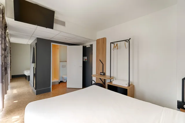 Standard, Quadruple, B B Hotel Marseille Center La Joliette 2/2